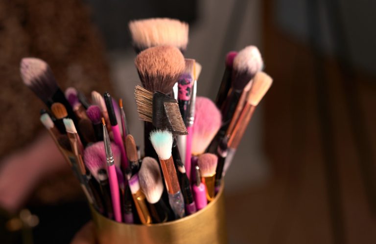 Этот продукт обещает очистить ваши кисти для макияжа за 30 секунд.